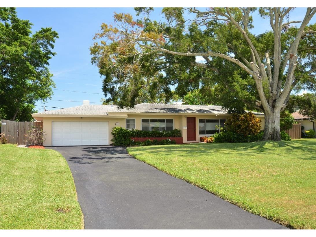 2300 Beach Drive SE Saint Petersburg FL 33705 U8209341 image1