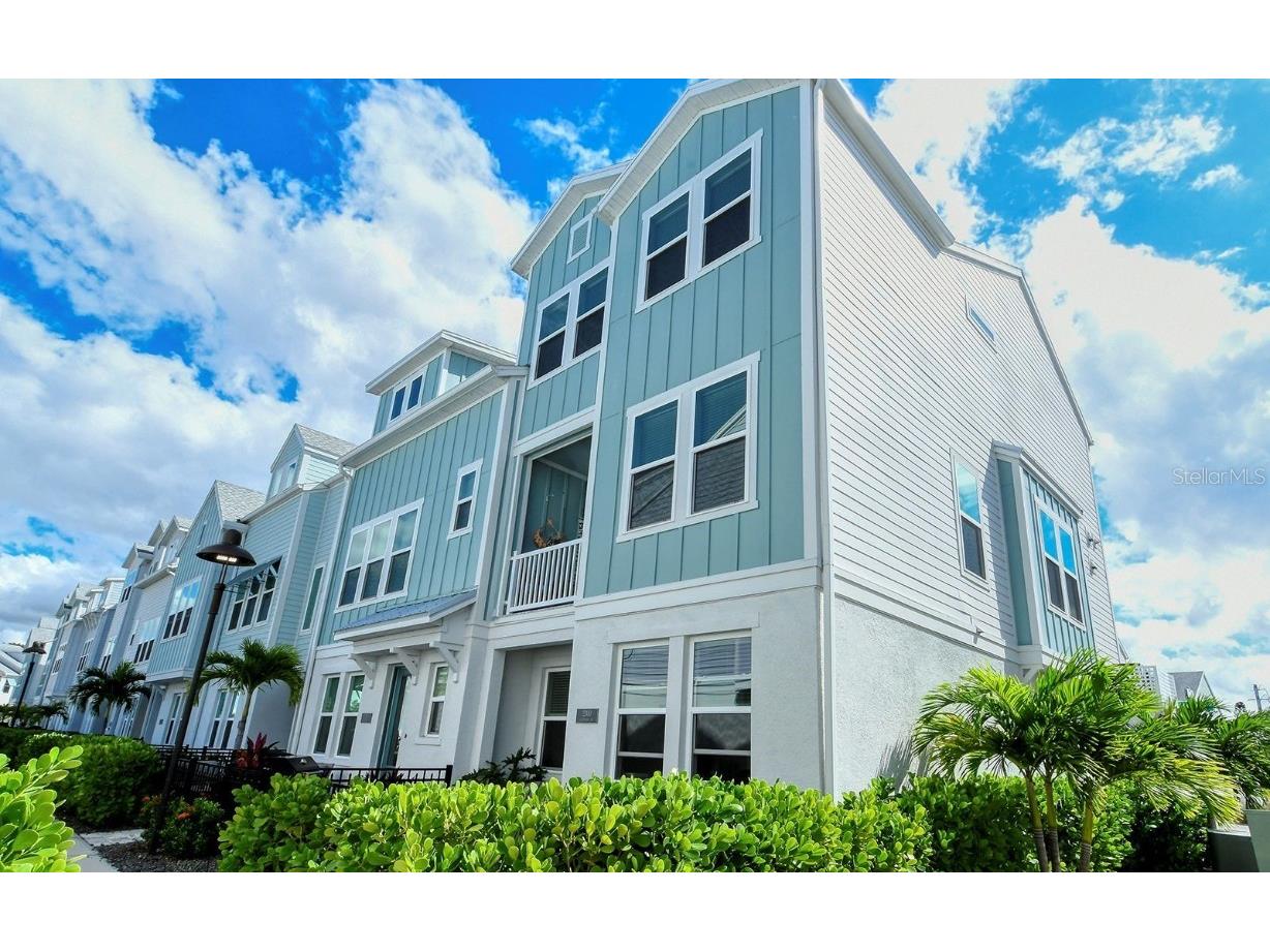 2300 Lindstrom Street Sarasota FL 34237 A4586644 image1