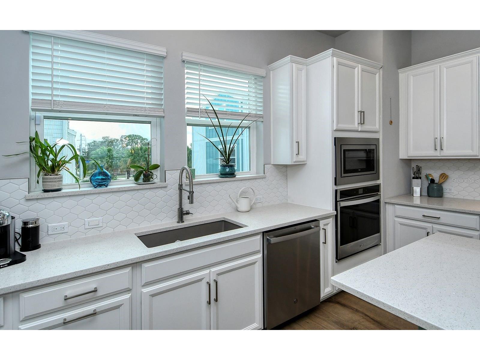 2300 Lindstrom Street Sarasota FL 34237 A4693299 image31