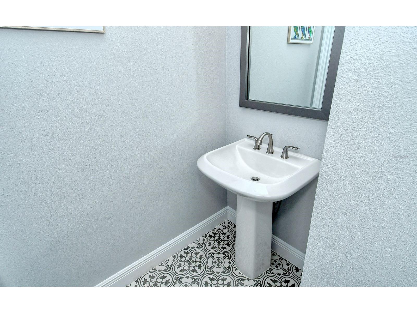 2300 Lindstrom Street Sarasota FL 34237 A4693299 image35
