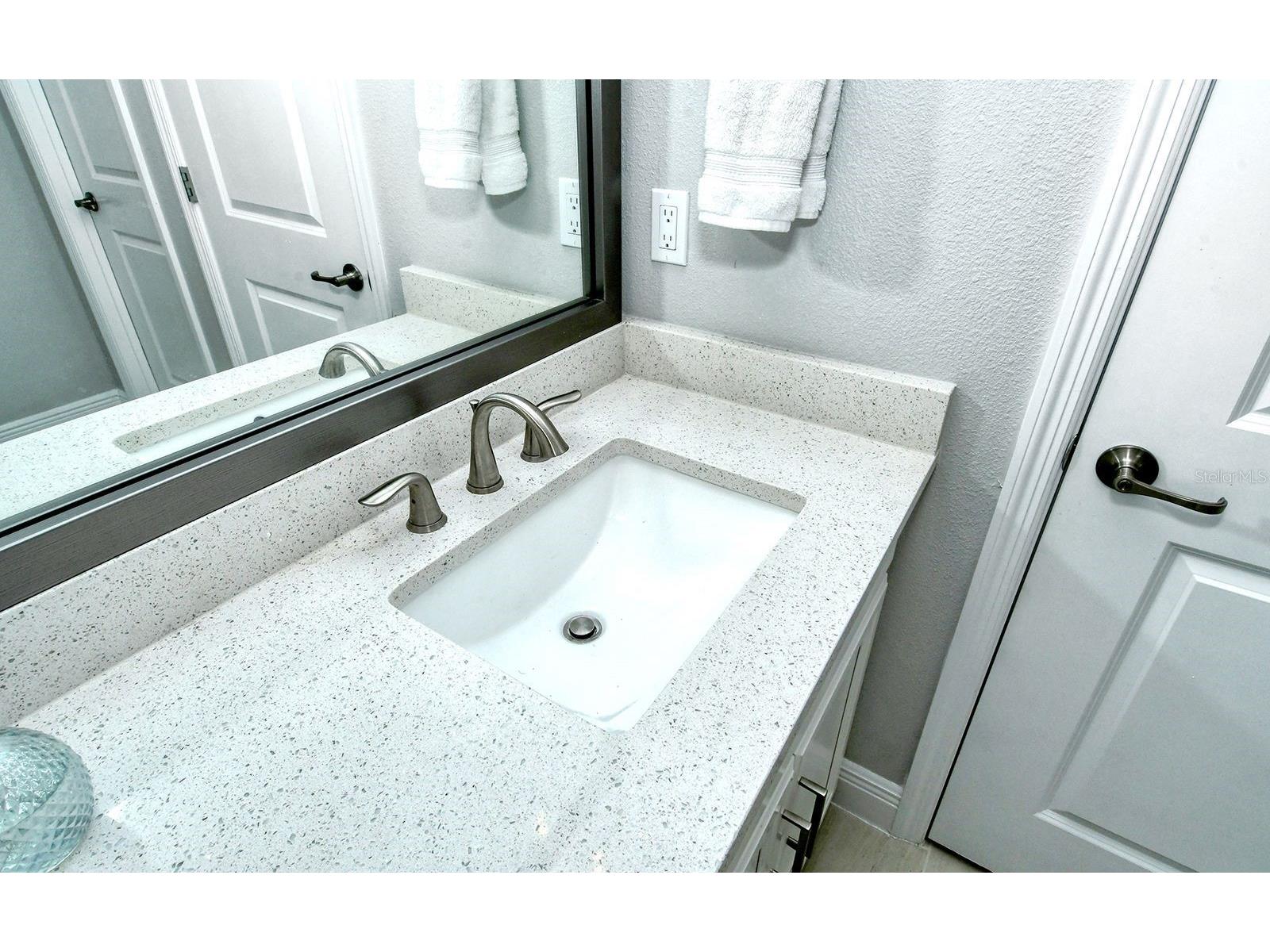 2300 Lindstrom Street Sarasota FL 34237 A4693299 image38