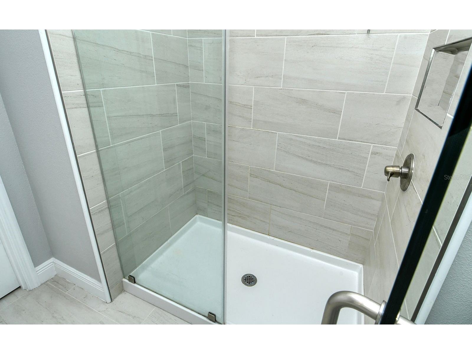 2300 Lindstrom Street Sarasota FL 34237 A4693299 image39