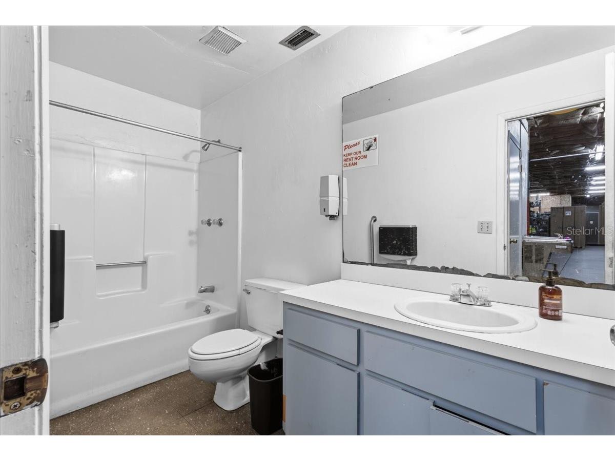 2300 NW 71st Place Gainesville FL 32653 GC537501 image16