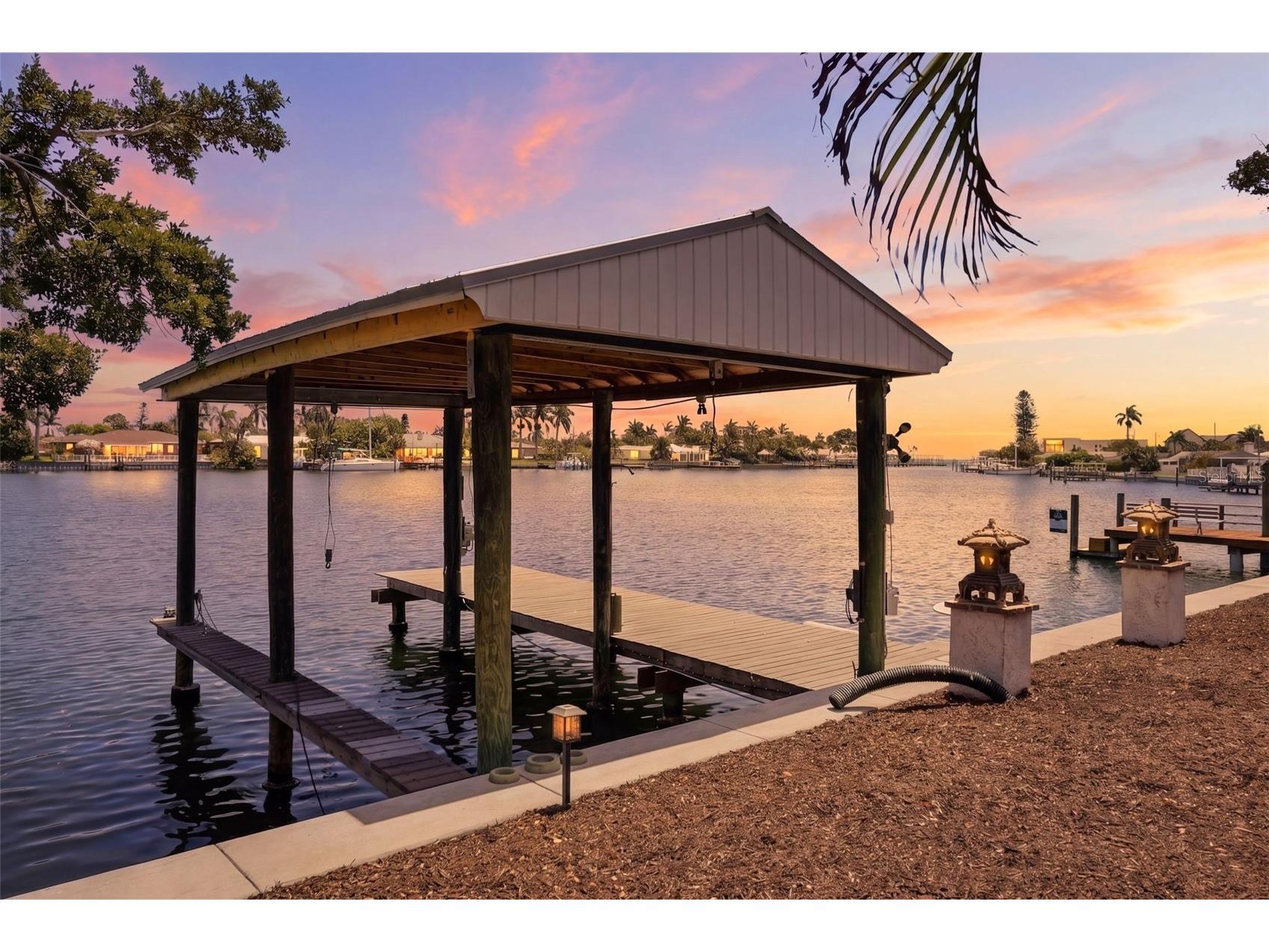 2300 S Shore Drive SE Saint Petersburg FL 33705 TB8504706 image44
