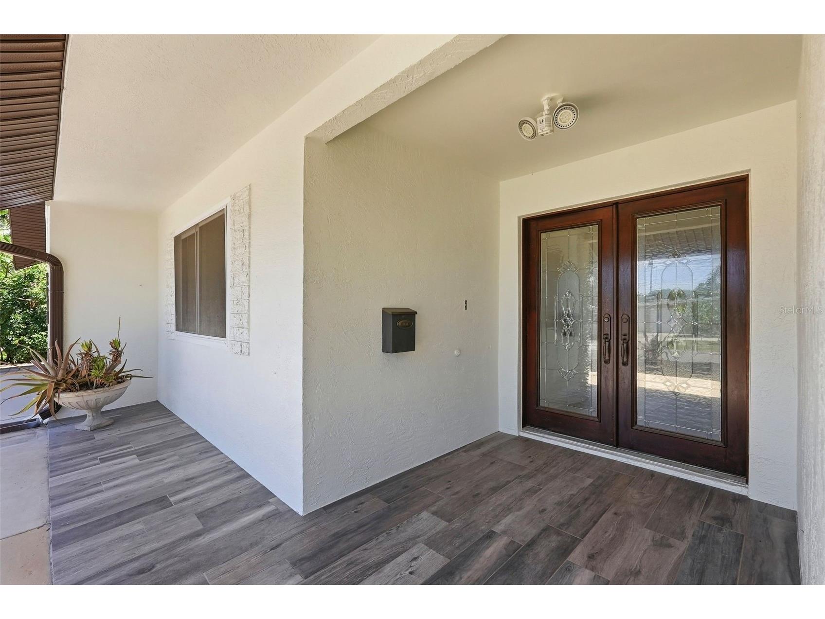 2300 S Shore Drive SE Saint Petersburg FL 33705 TB8504706 image8