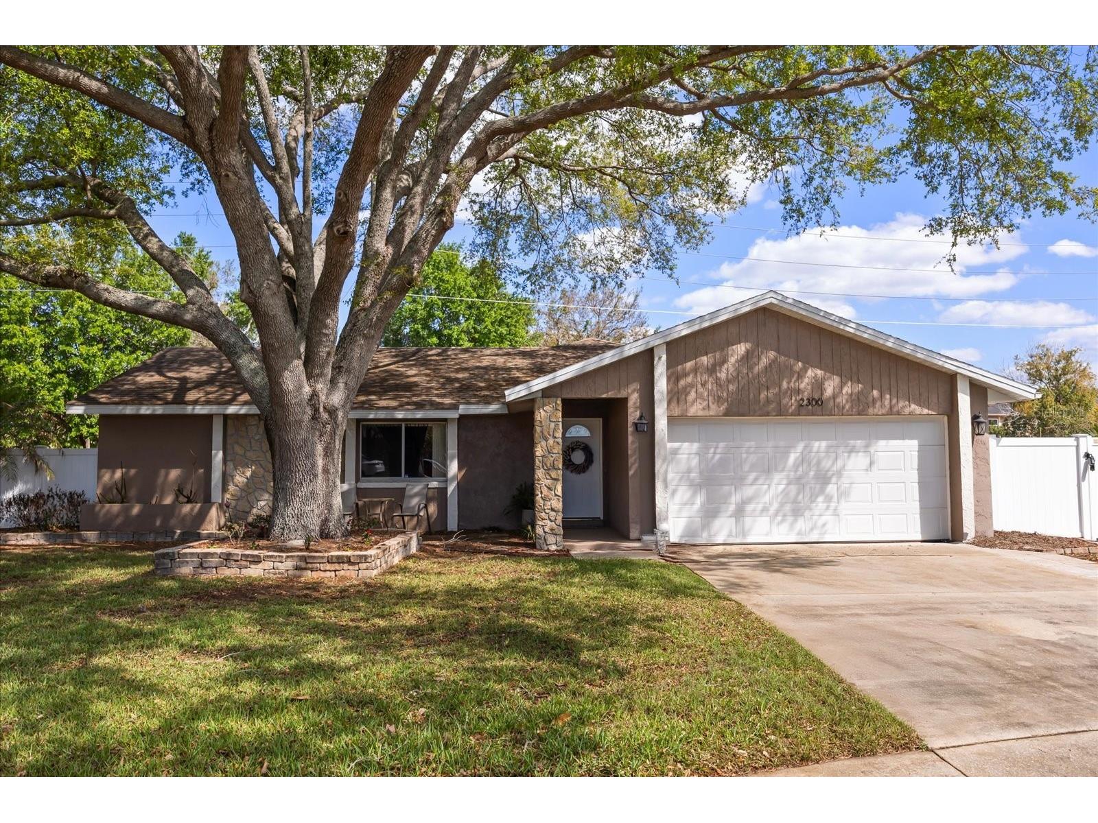 2300 Stepping Stone Court Orlando FL 32837 O6373576 image1