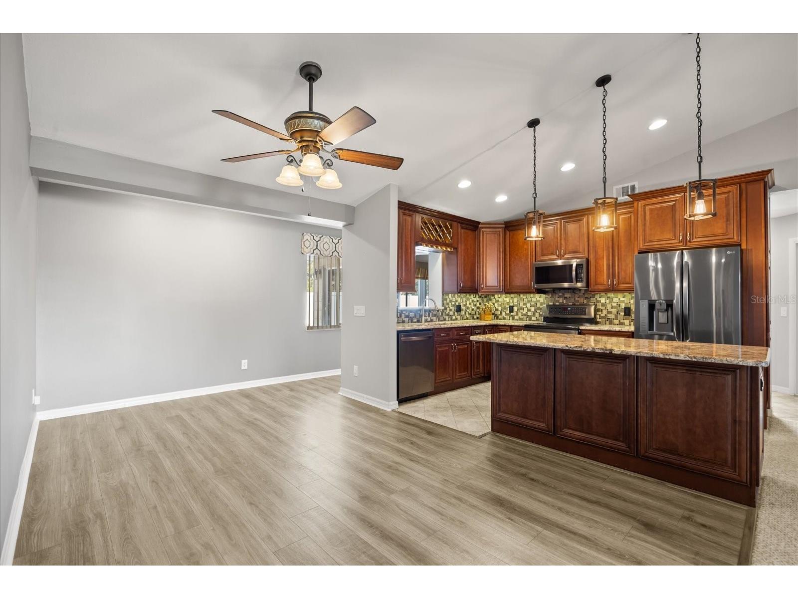 2300 Stepping Stone Court Orlando FL 32837 O6373576 image8