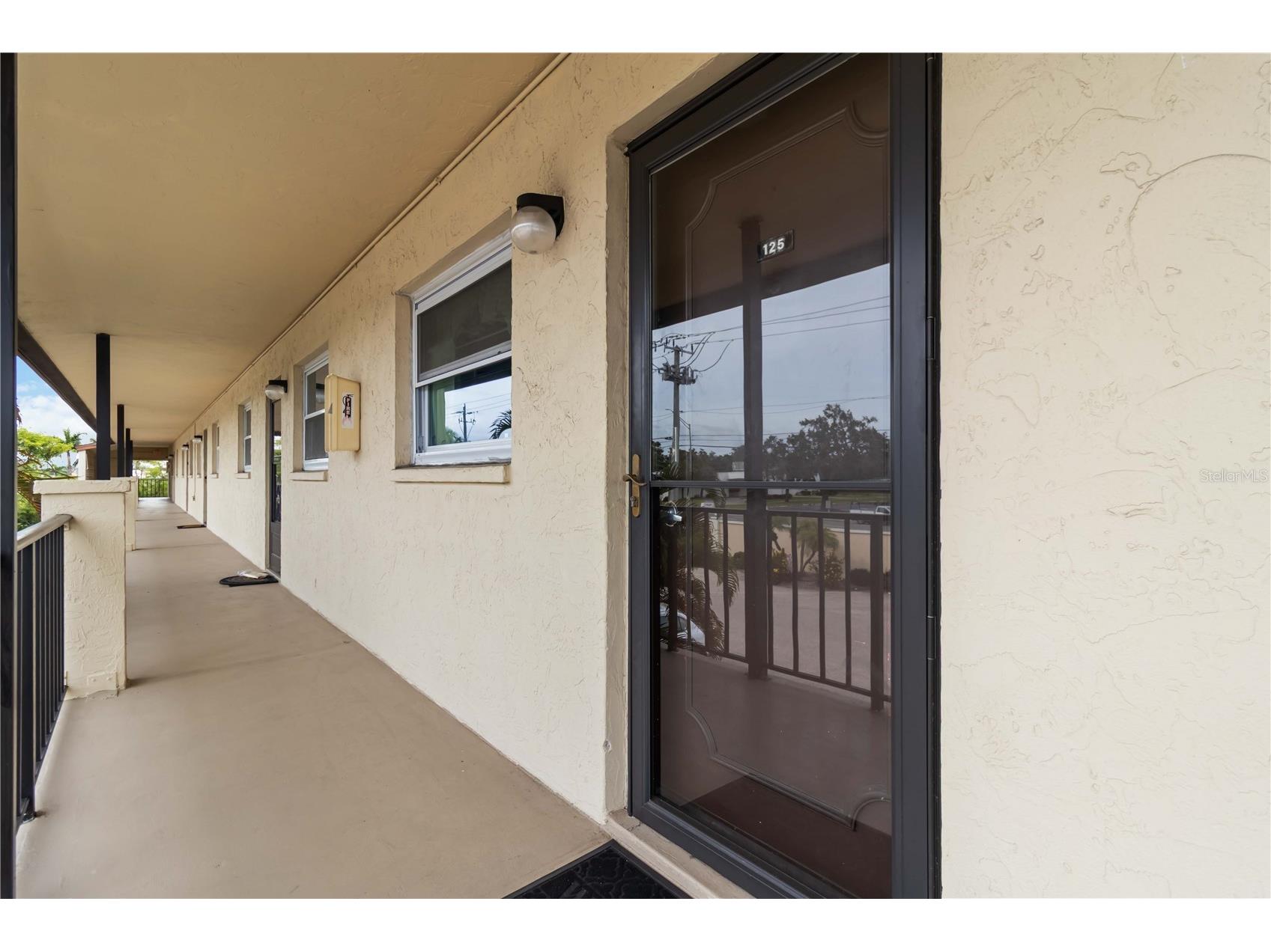 2300 Stickney Point Road #125 Sarasota FL 34231 A4665173 image1
