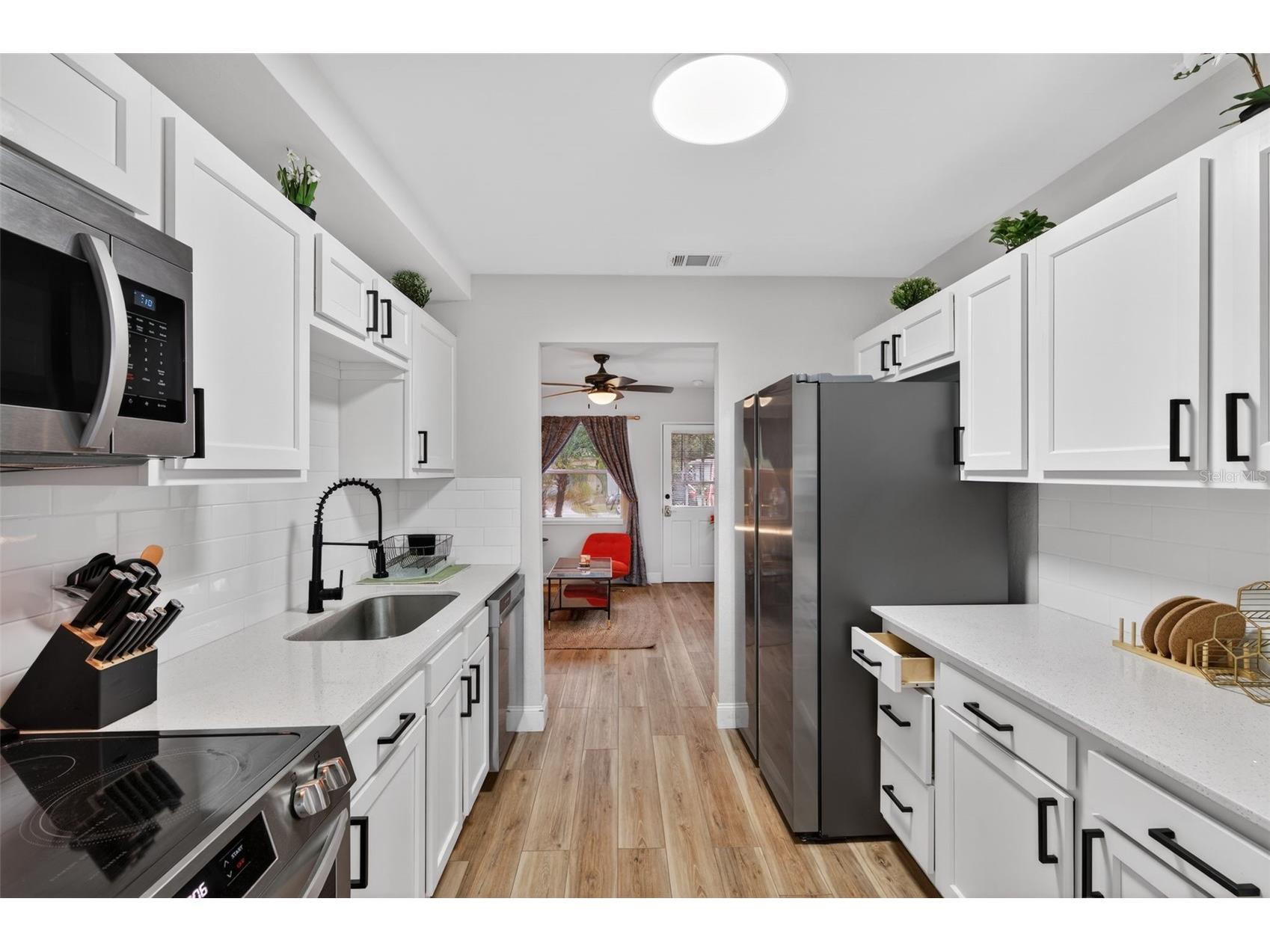2301 14th Avenue N Saint Petersburg FL 33713 TB8473250 image22