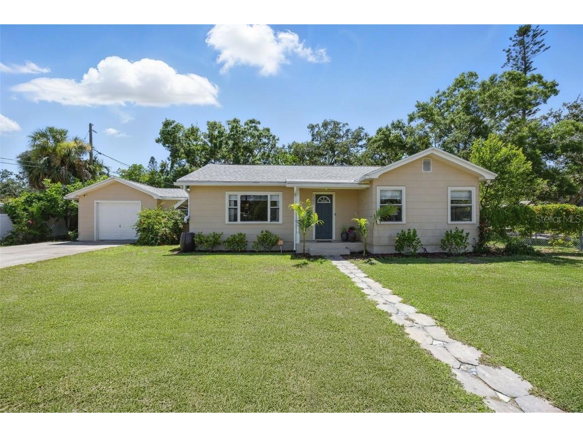 2301 46th Street S Saint Petersburg FL 33711 TB8422373 image1
