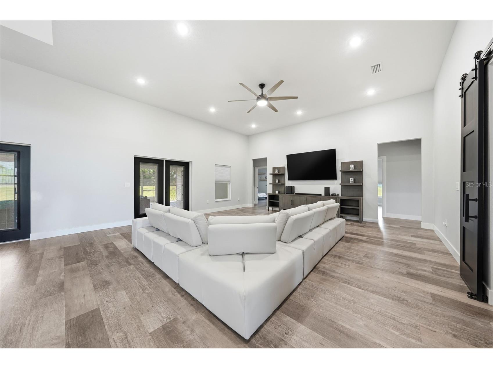 2301 C 478a Webster FL 33597 G5110733 image25