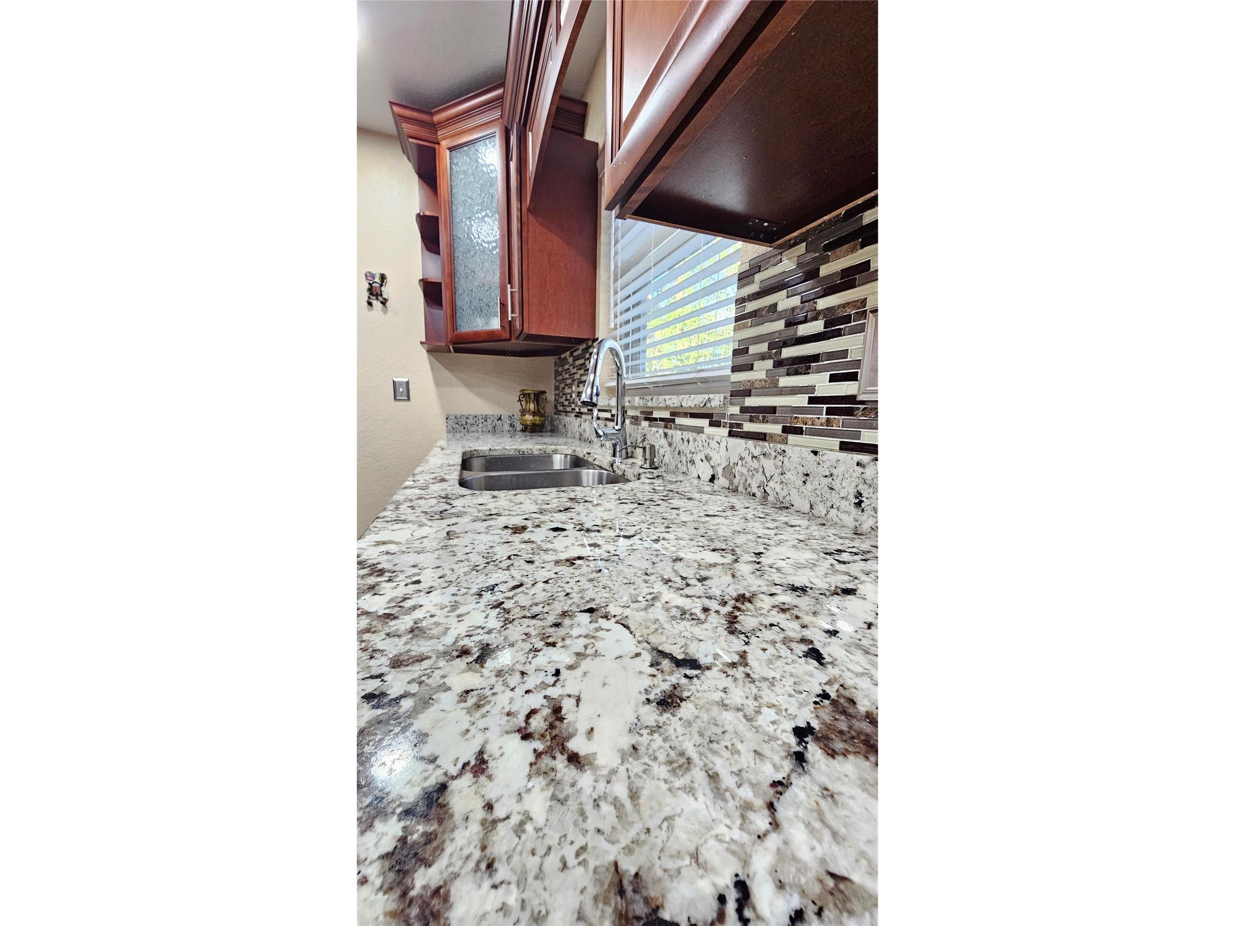 2301 E Colby Lane Tampa FL 33612 TB8479362 image12