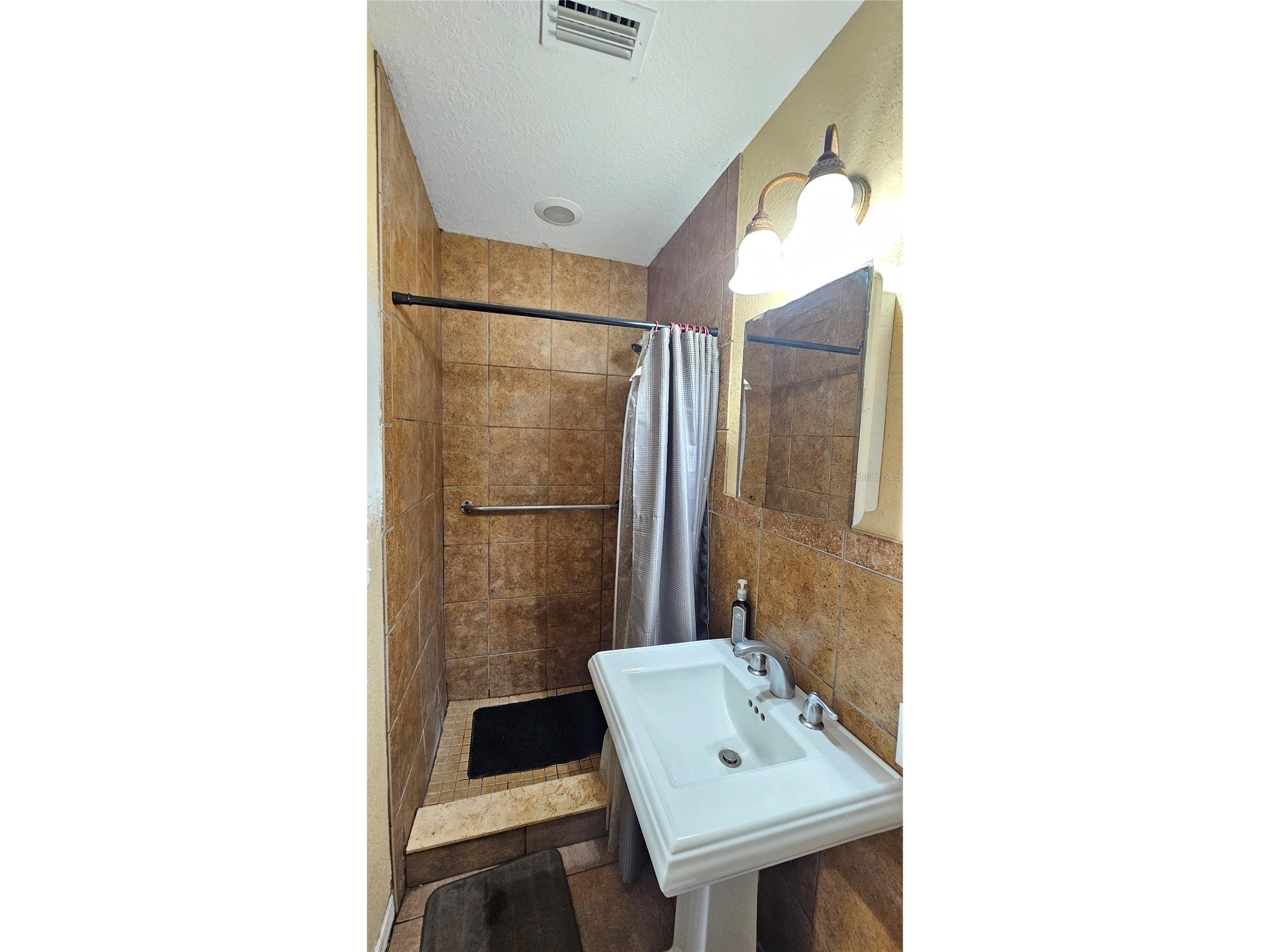 2301 E Colby Lane Tampa FL 33612 TB8479362 image19