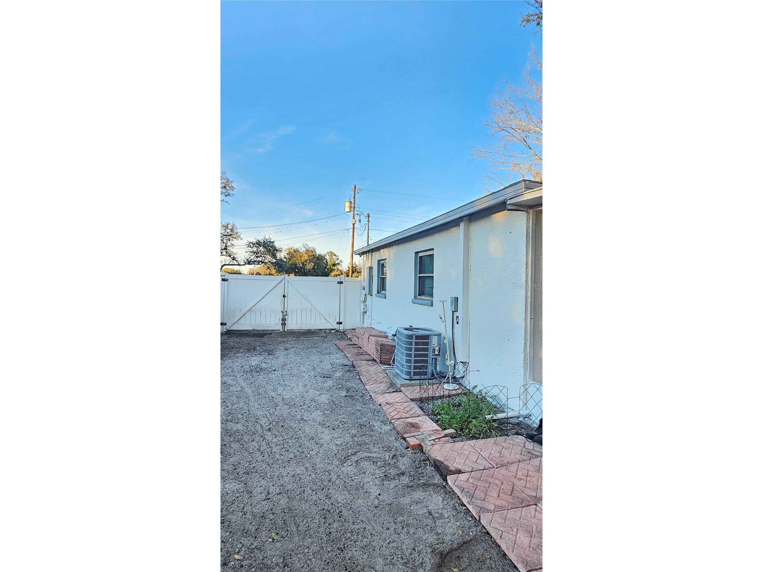 2301 E Colby Lane Tampa FL 33612 TB8479362 image31