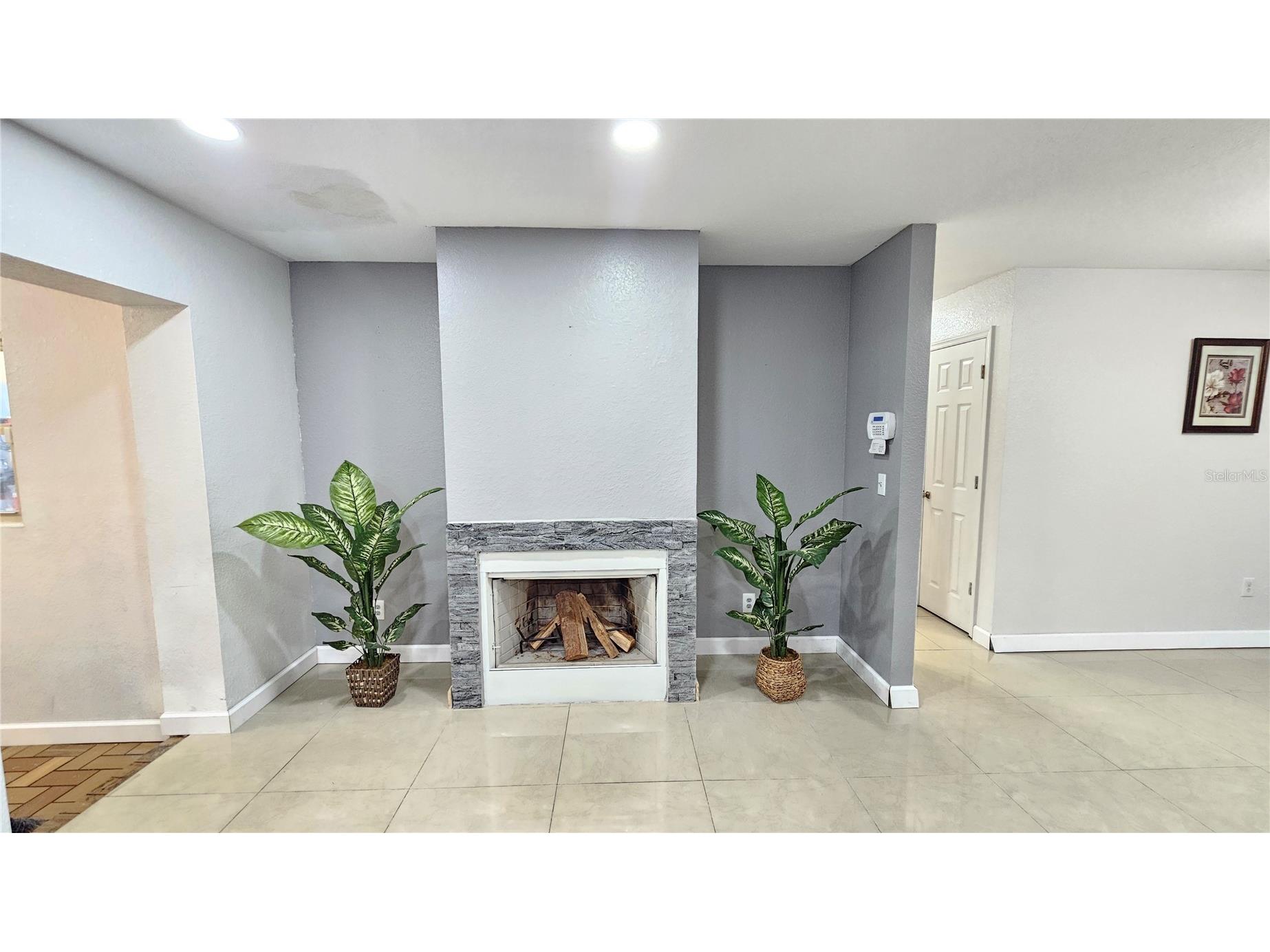 2301 E Colby Lane Tampa FL 33612 TB8479362 image5