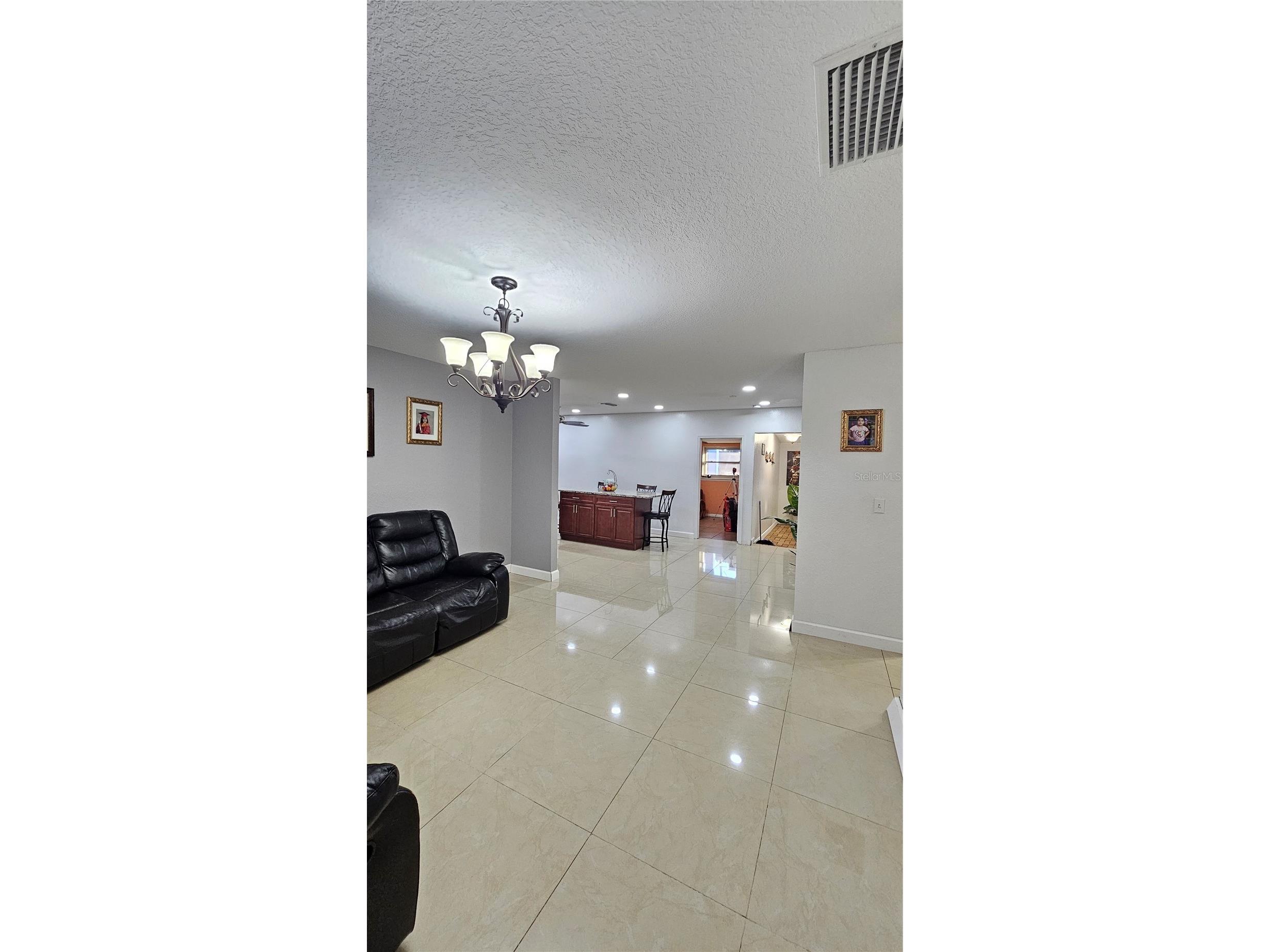 2301 E Colby Lane Tampa FL 33612 TB8479362 image6