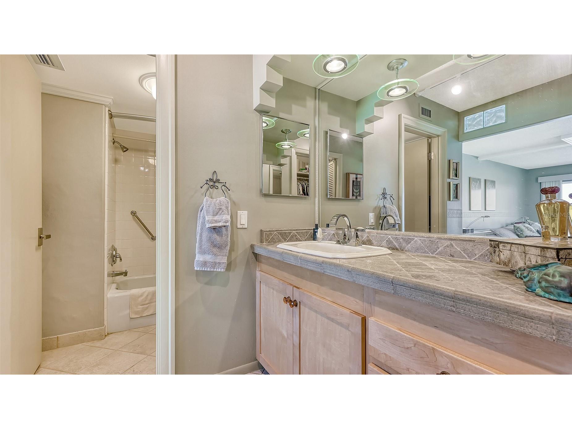 2301 Gulf Of Mexico Drive #33N Longboat Key FL 34228 A4695318 image15
