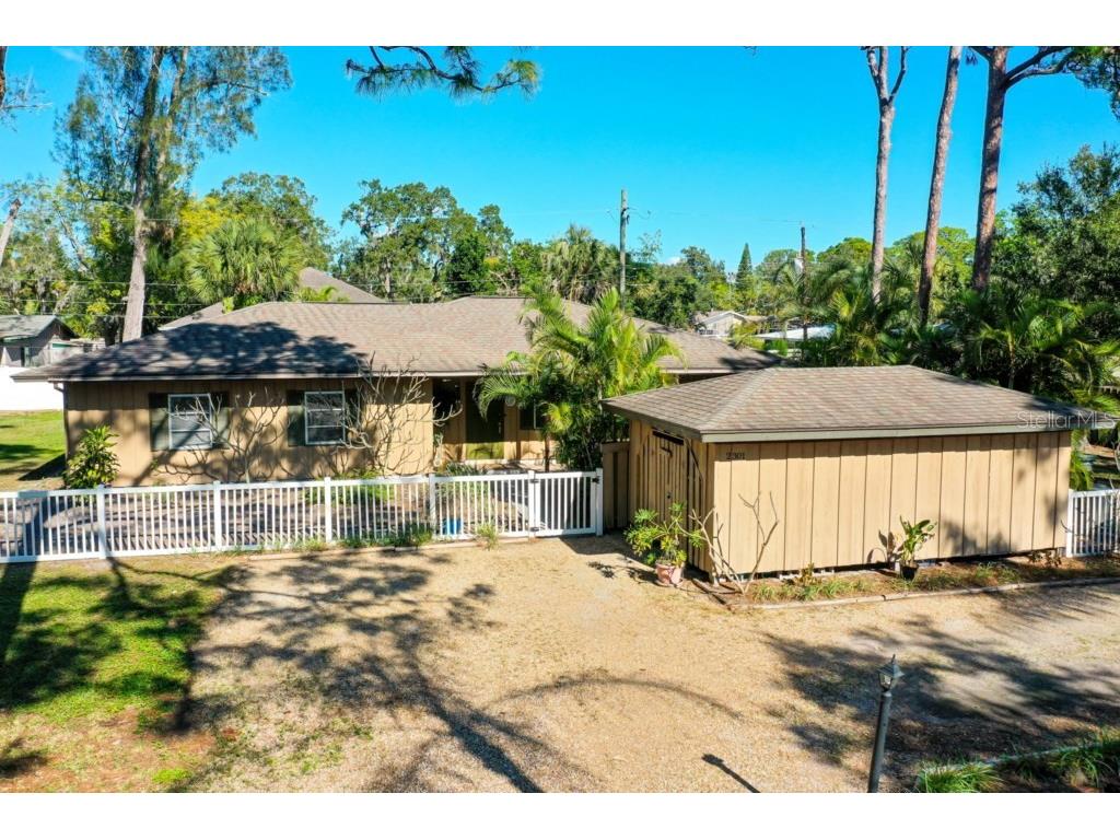 2301 Kalin Lane Sarasota FL 34231 A4618505 image1