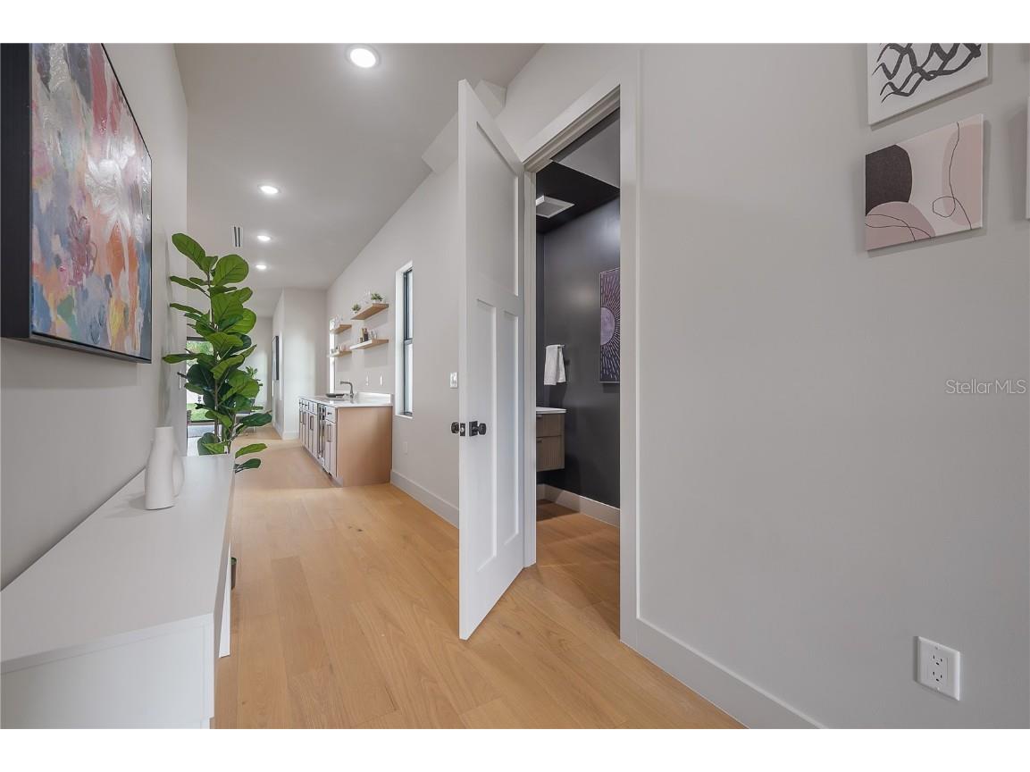 2301 N Ridgewood Avenue Tampa FL 33602 TB8387661 image6