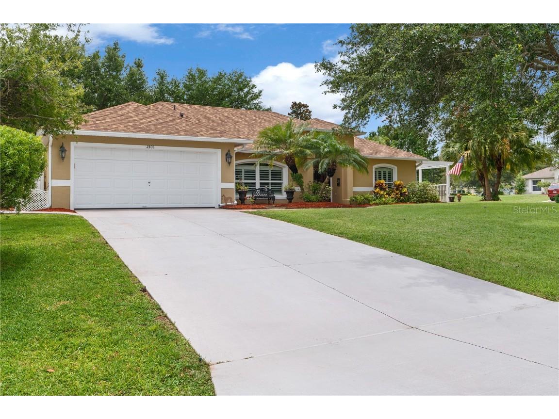 2301 Queen Palm Court Leesburg FL 34748 OM660134 image1