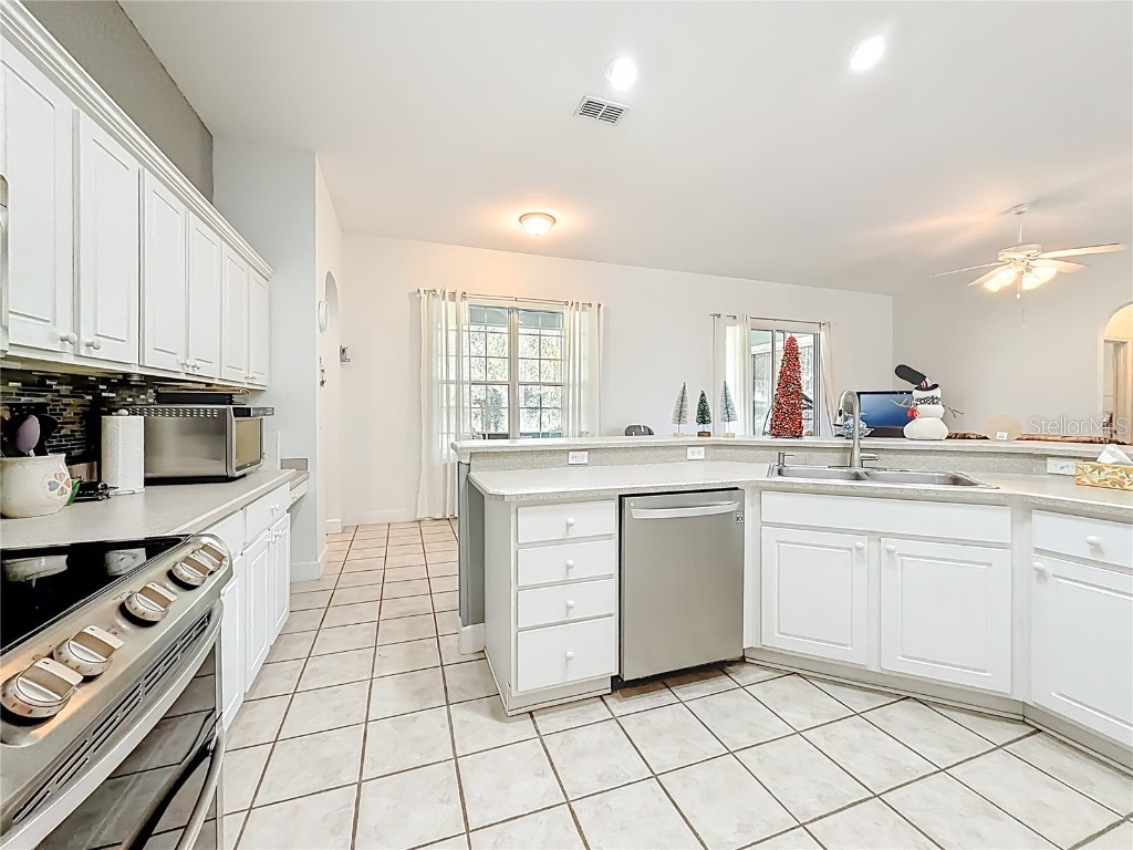 2301 SE 22nd Loop Ocala FL 34471 OM697364 image17