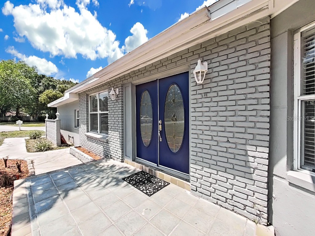 2301 W Eldred Drive Tampa FL 33603 T3445014 image1