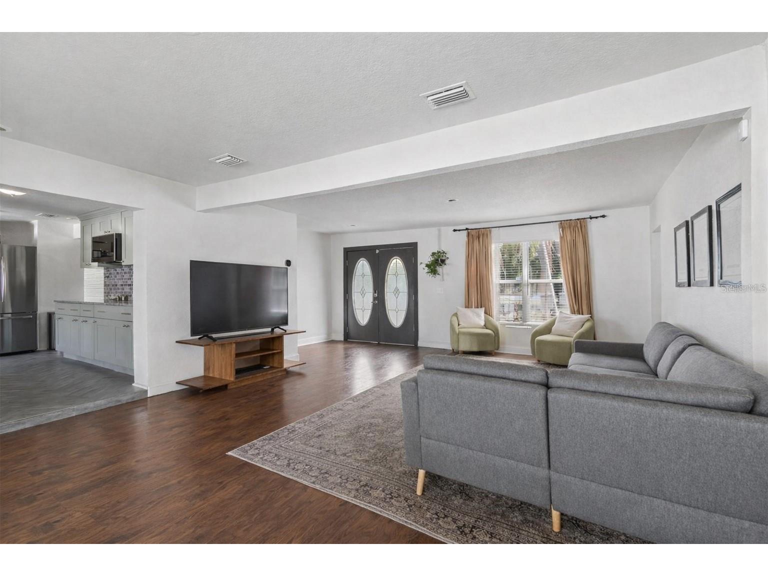 2301 W Eldred Drive Tampa FL 33603 TB8497558 image3