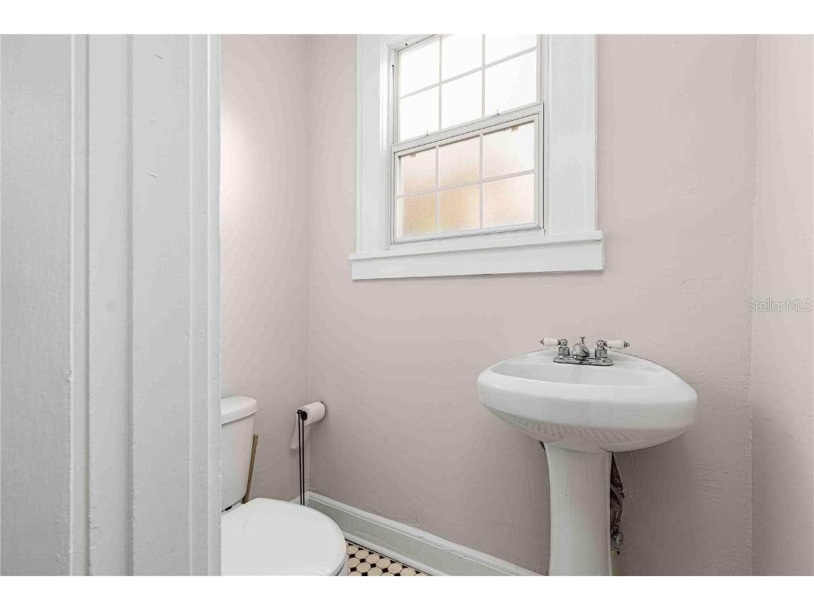 2302 12th Street N Saint Petersburg FL 33704 TB8452807 image23