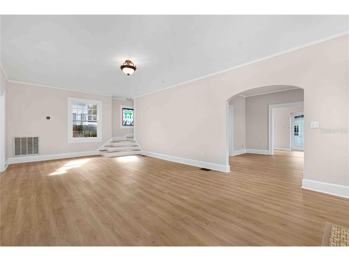 2302 12th Street N Saint Petersburg FL 33704 TB8452807 image5