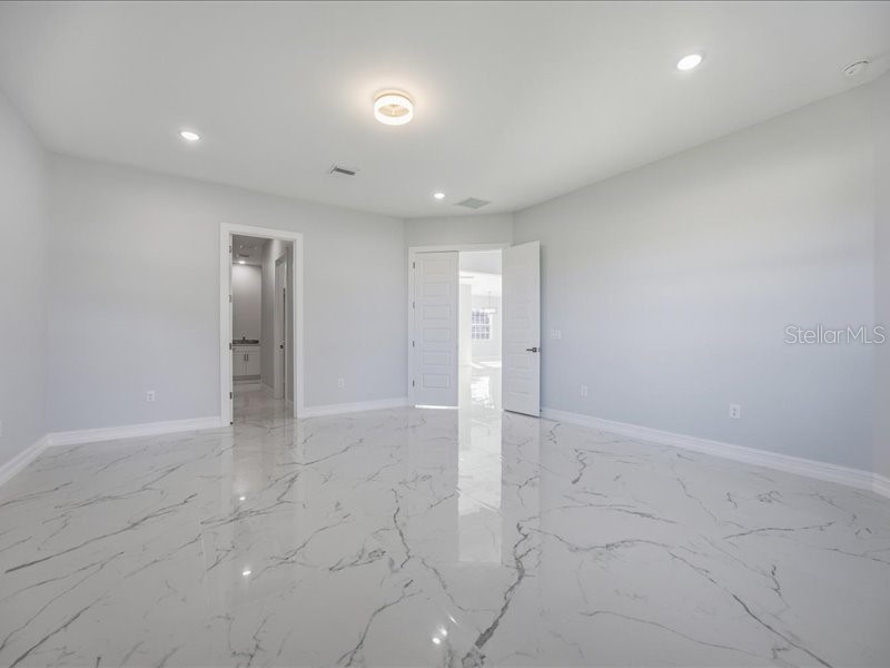 2302 Allen Drive Plant City FL 33563 TB8438246 image17