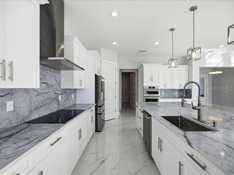 2302 Allen Drive Plant City FL 33563 TB8438246 image9