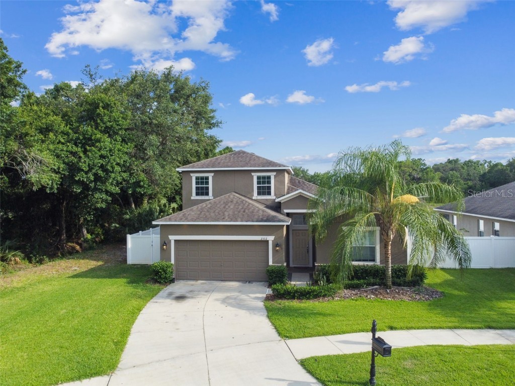 2302 Dakota Rock Drive Ruskin FL 33570 U8197793 image1