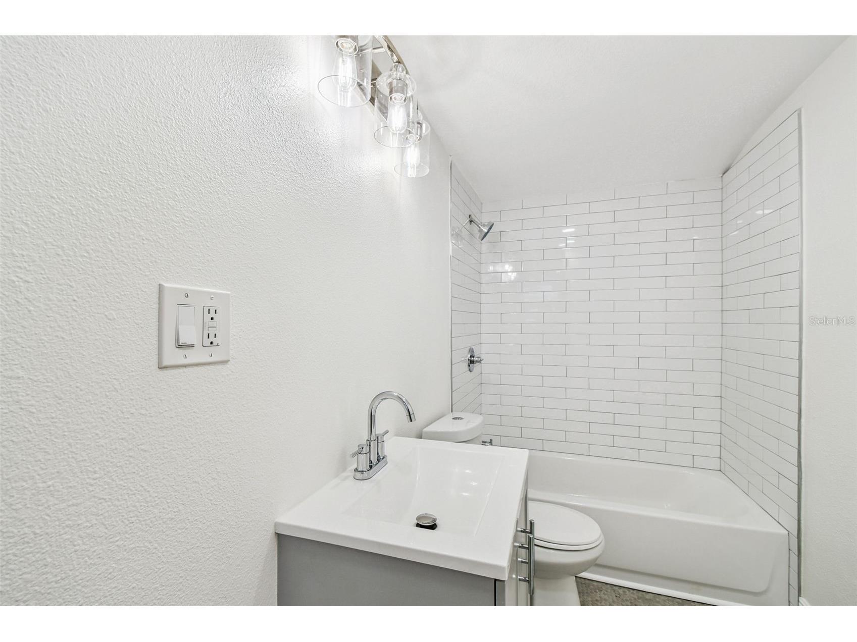 2302 W Idlewild Avenue Tampa FL 33603 TB8463739 image17