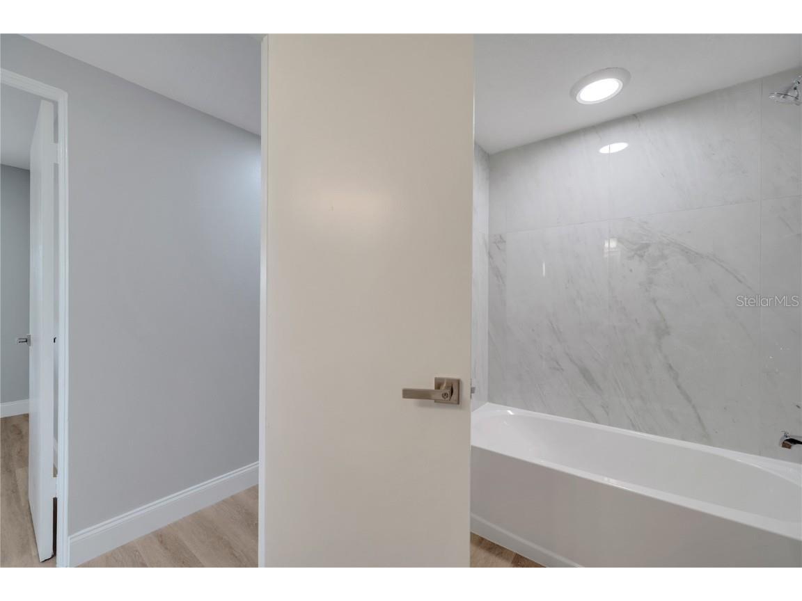 2303 Bonneville Drive Orlando FL 32826 O6305110 image40