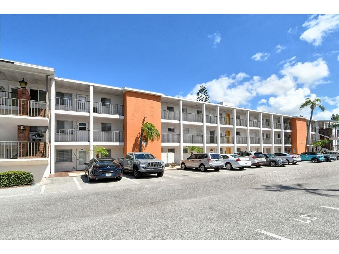 2303 Canal Drive #F7 Bradenton FL 34207 A4664511 image1