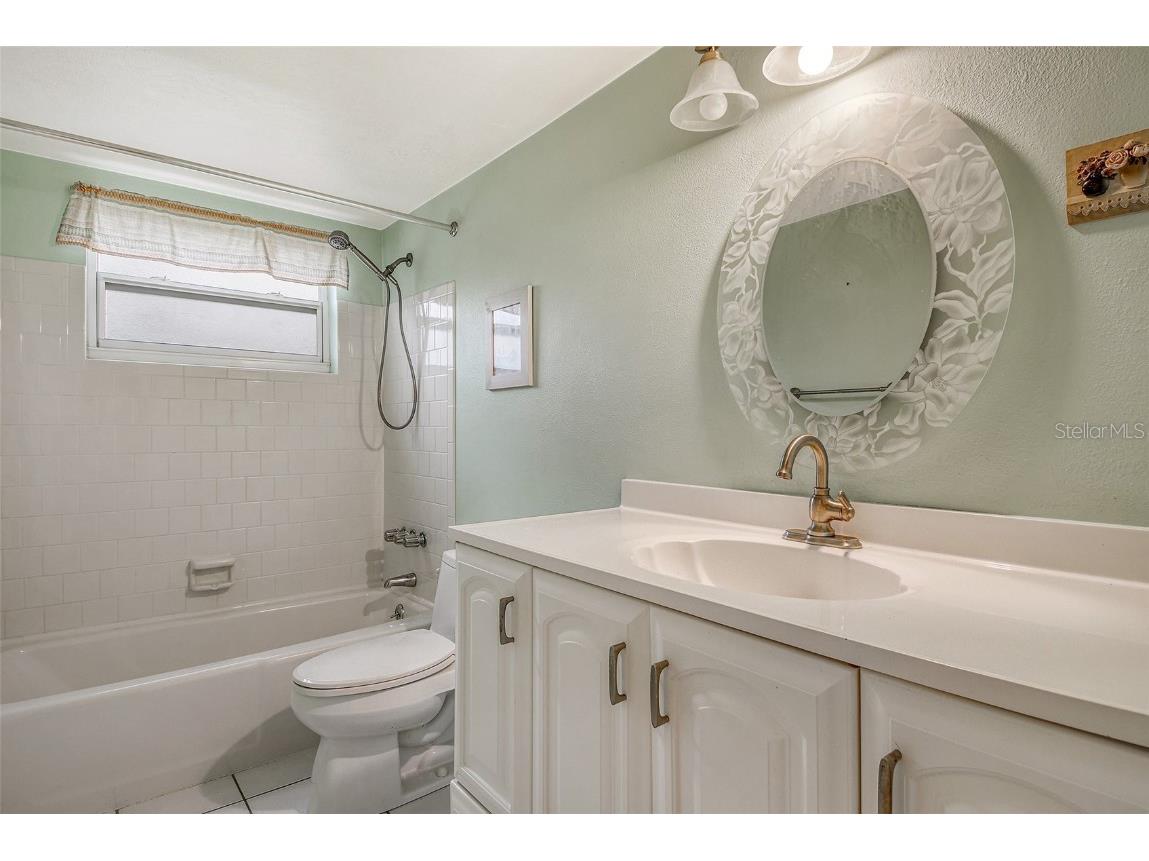 2303 Canal Drive #F7 Bradenton FL 34207 A4664511 image22