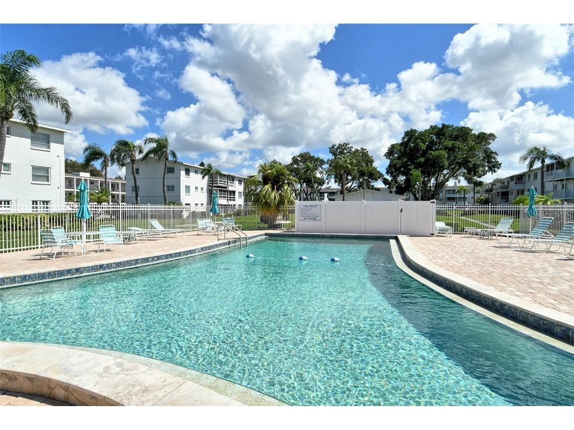2303 Canal Drive #F7 Bradenton FL 34207 A4664511 image32