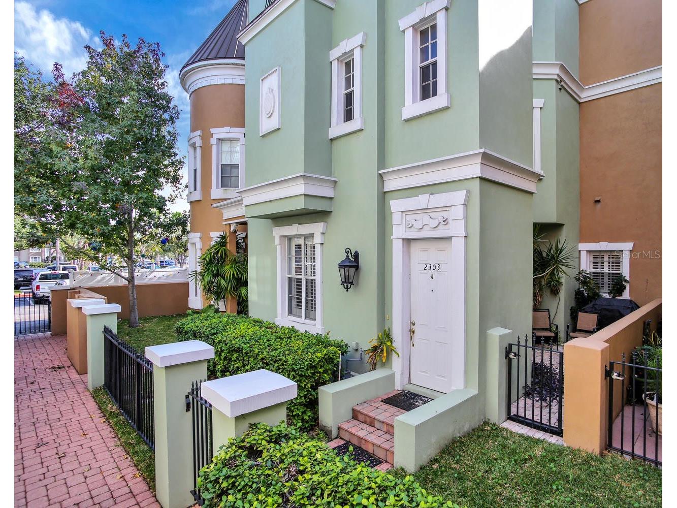2303 Kensington Garden Lane Tampa FL 33609 TB8524682 image1
