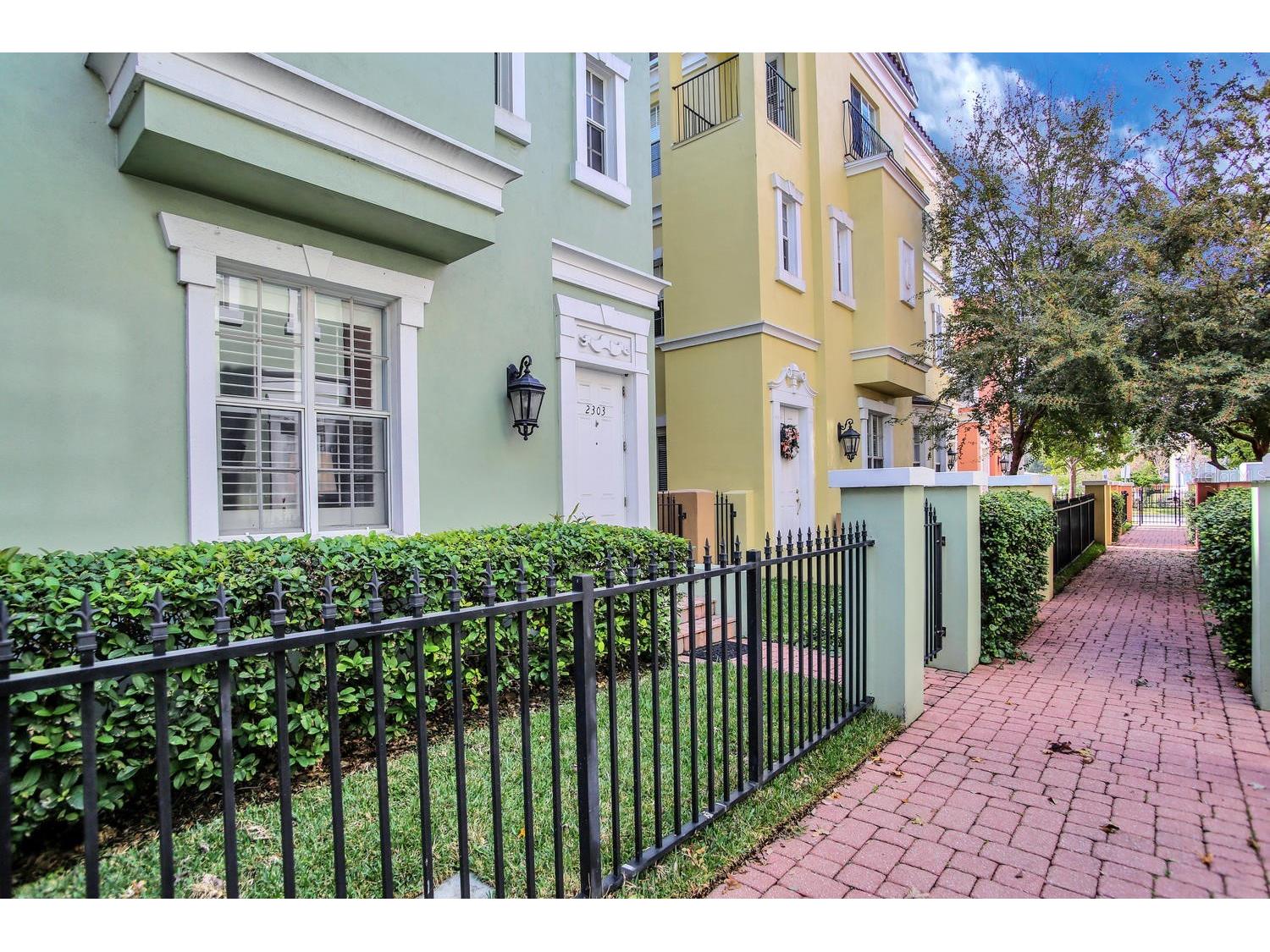 2303 Kensington Garden Lane Tampa FL 33609 TB8524682 image4