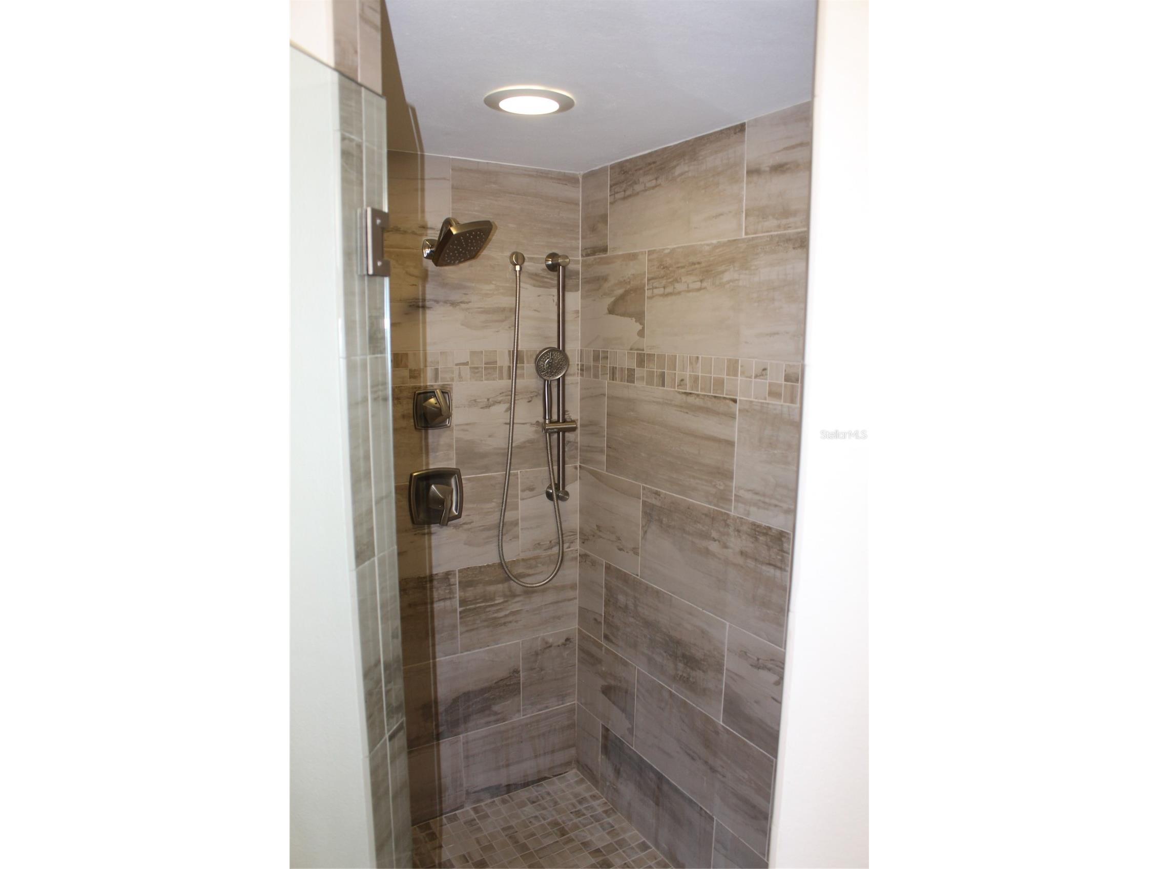2303 Oxford Court Safety Harbor FL 34695 TB8477705 image59