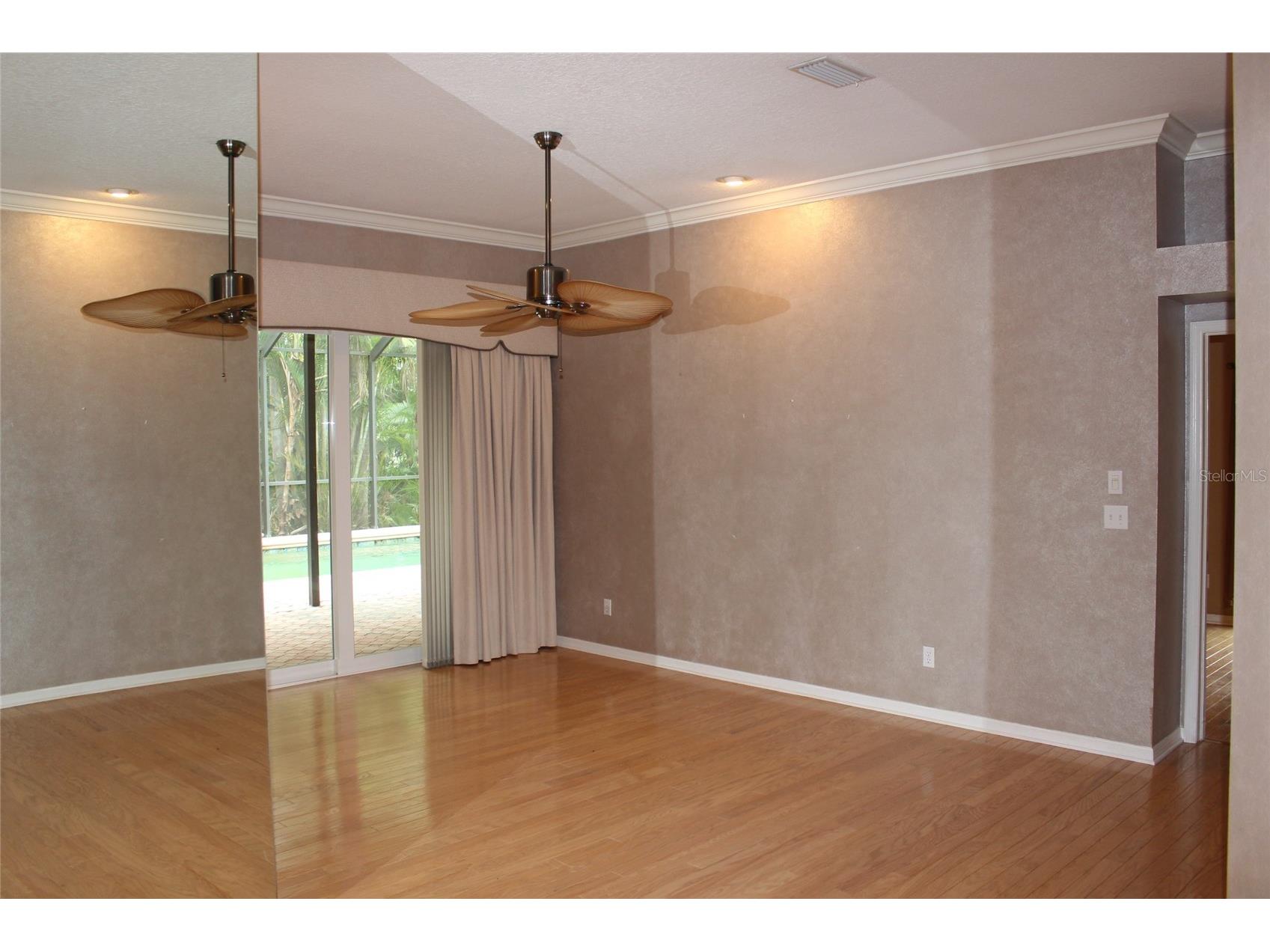 2303 Oxford Court Safety Harbor FL 34695 TB8477705 image9