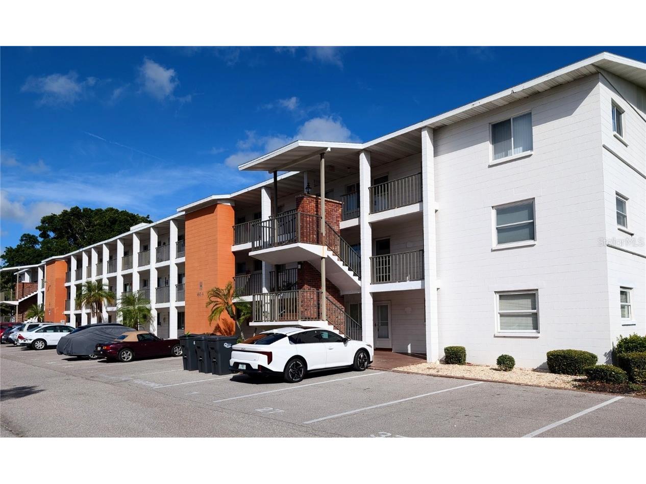 2303 Sunset Drive #H7 Bradenton FL 34207 A4667560 image1