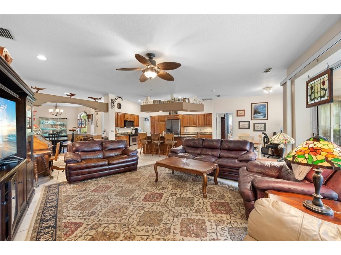 2304 89th Street NW Bradenton FL 34209 A4671361 image8