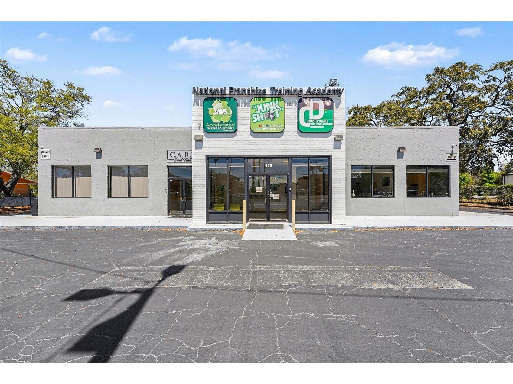 2304 E Busch Boulevard Tampa FL 33612 TB8489029 image1