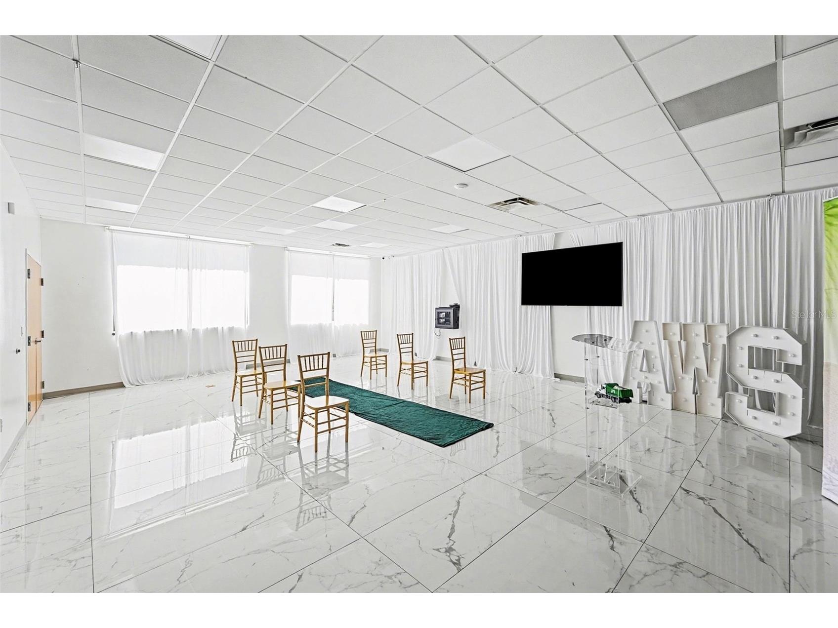 2304 E Busch Boulevard Tampa FL 33612 TB8489029 image17