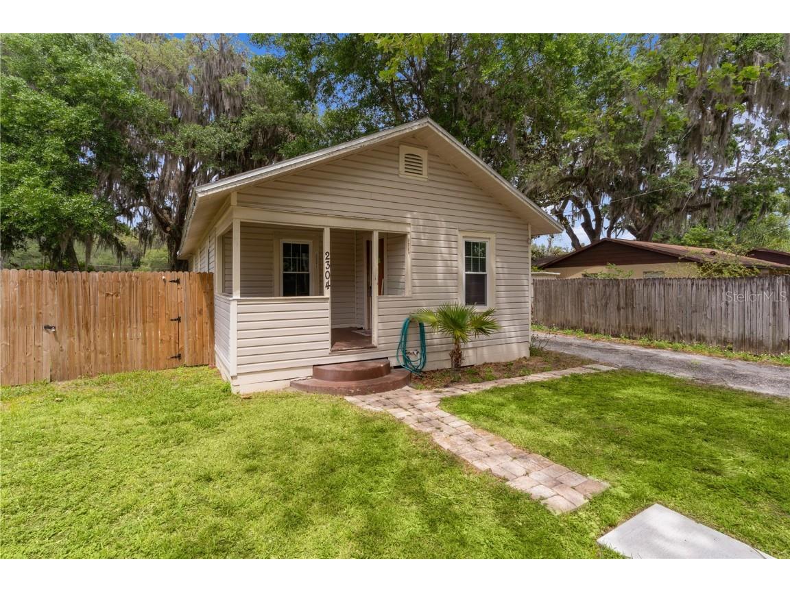 2304 Edgewater Avenue Leesburg FL 34748 G5080566 image1