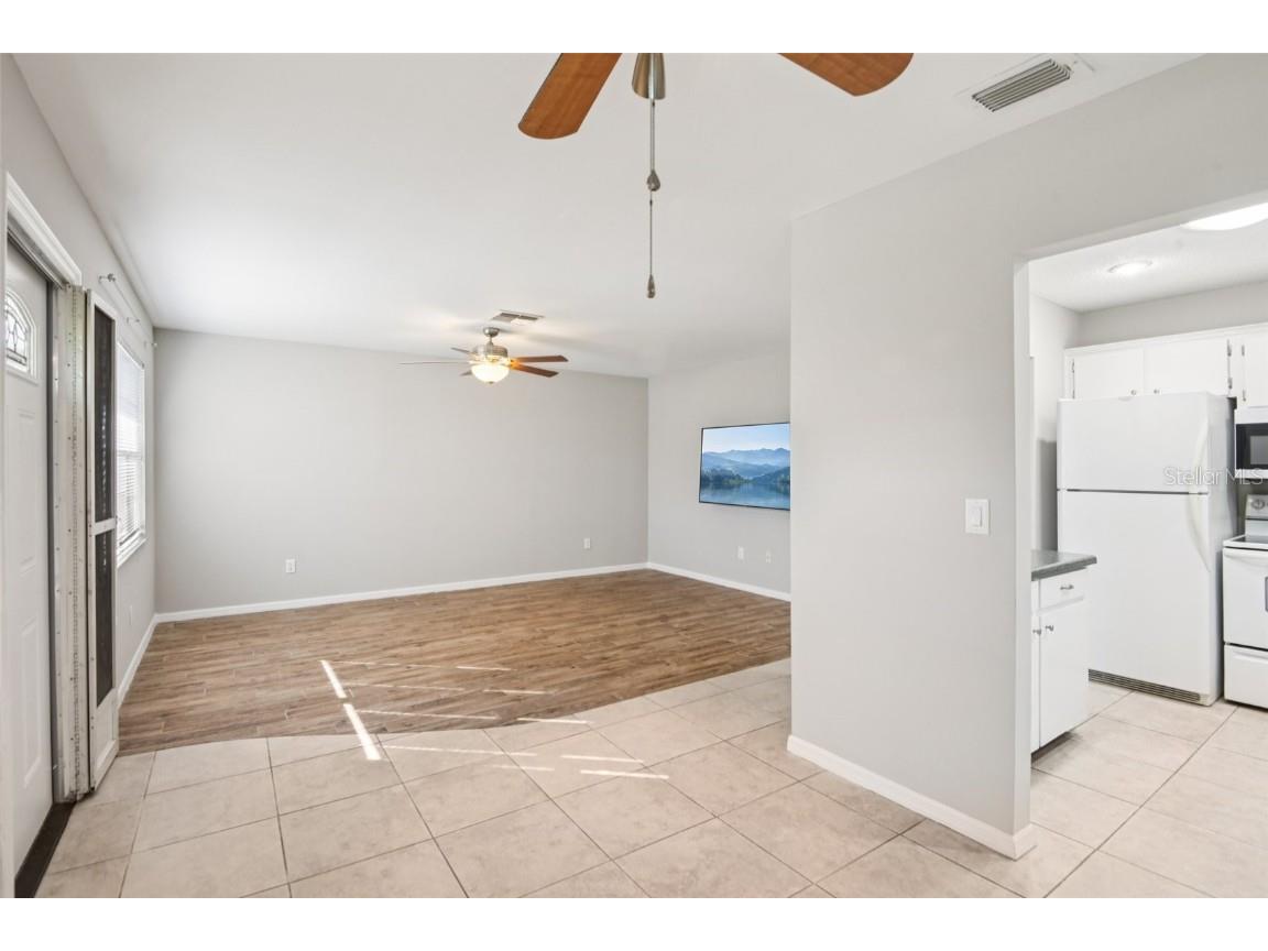 2304 Glenmore Circle #327 Sun City Center FL 33573 TB8419085 image12