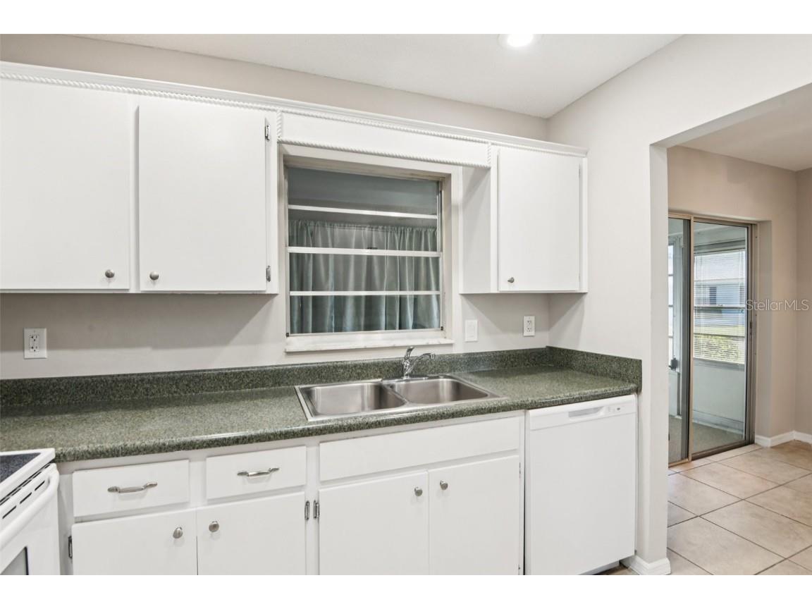 2304 Glenmore Circle #327 Sun City Center FL 33573 TB8419085 image15