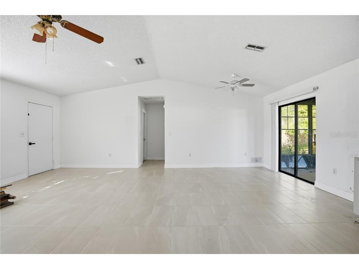 2304 Hawthorne Road Spring Hill FL 34609 W7880323 image3