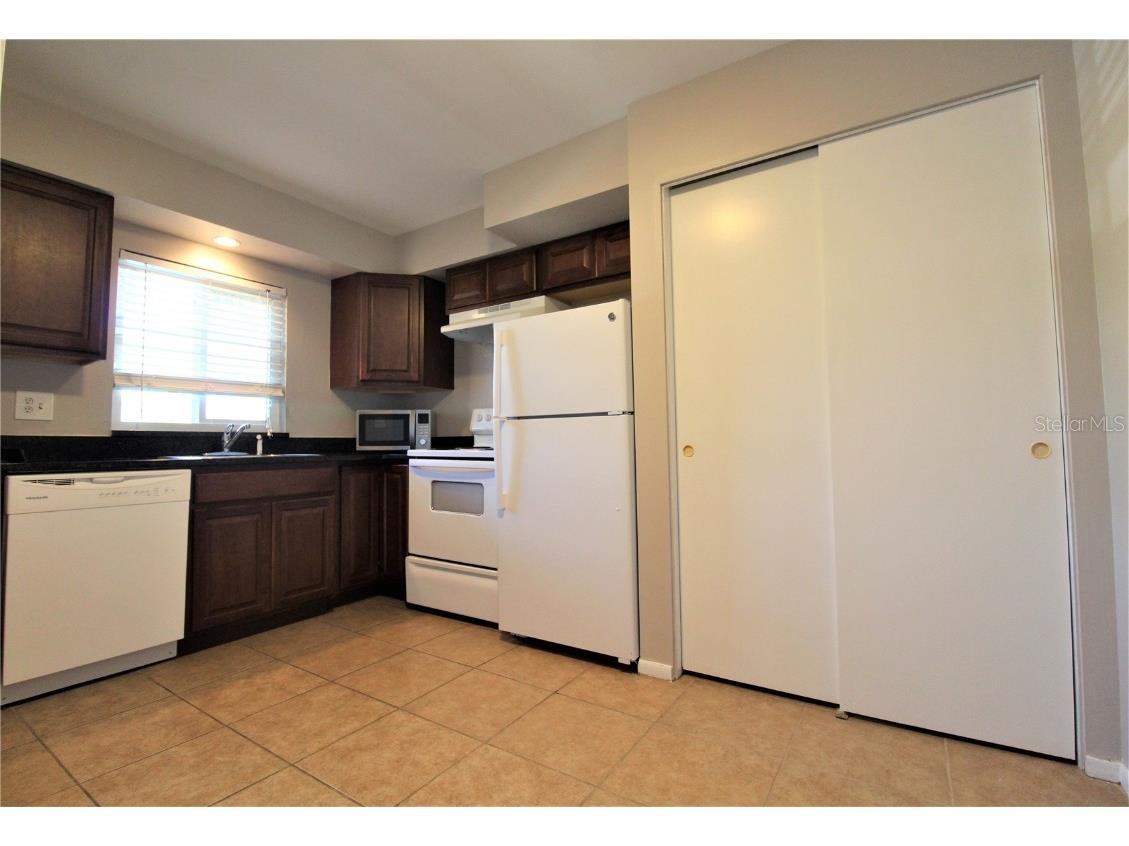 2304 Ringling Boulevard #202 Sarasota FL 34237 A4672360 image2